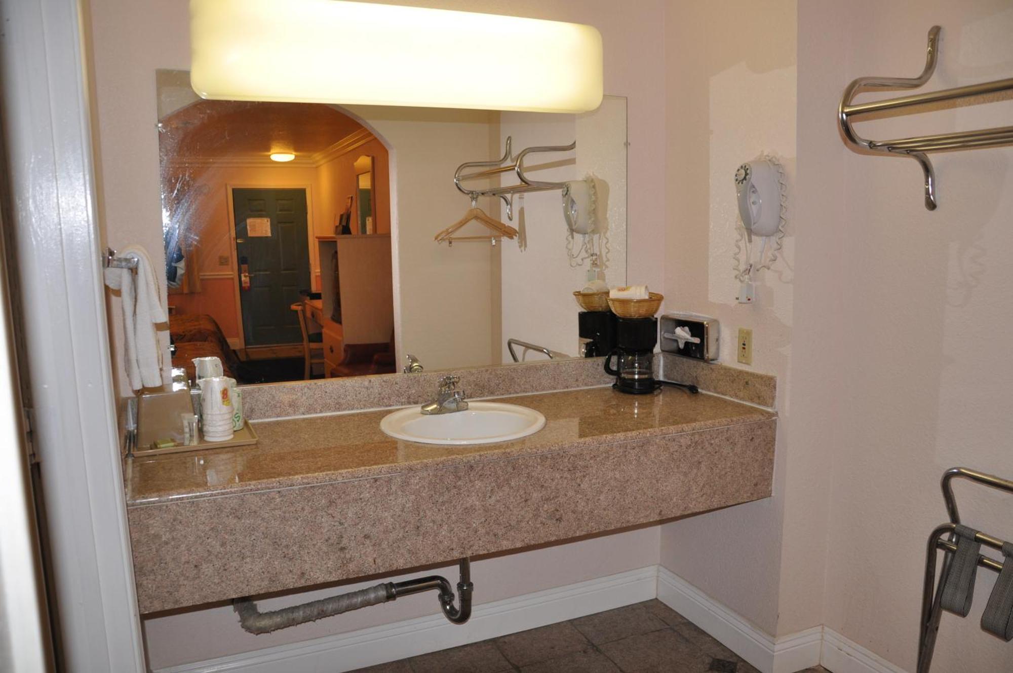 Super 8 By Wyndham Hayward Downtown Motel Castro Valley Ngoại thất bức ảnh