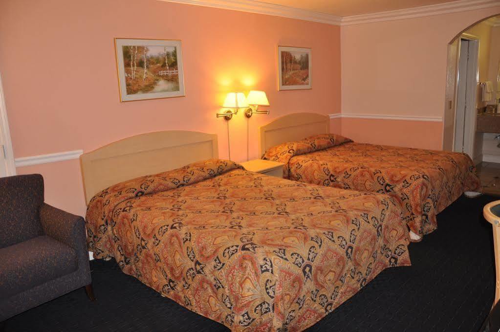Super 8 By Wyndham Hayward Downtown Motel Castro Valley Ngoại thất bức ảnh