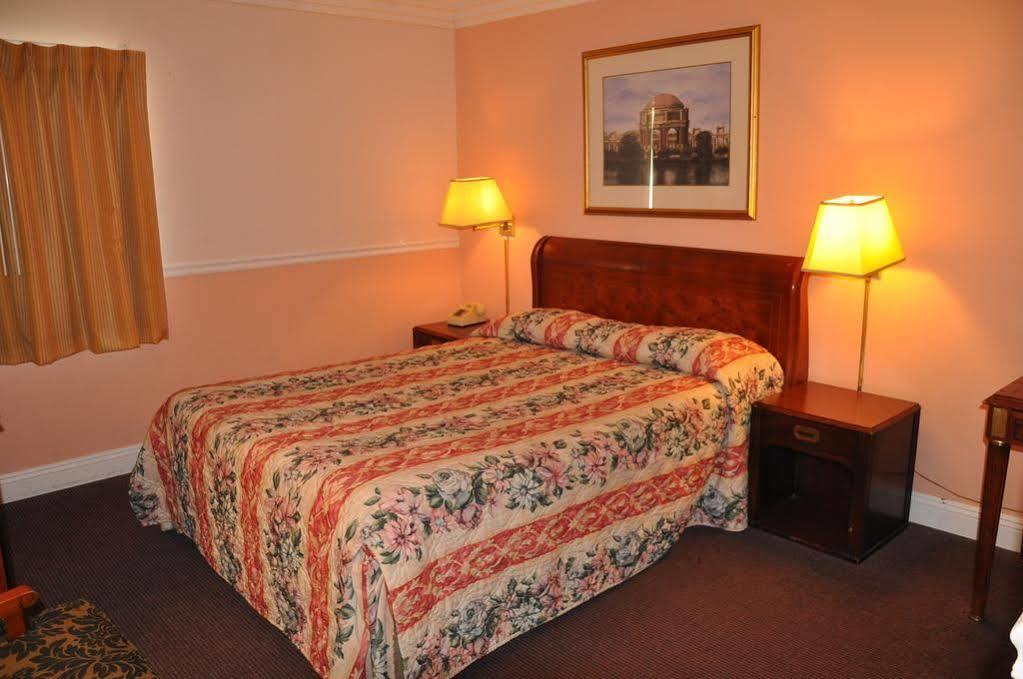Super 8 By Wyndham Hayward Downtown Motel Castro Valley Ngoại thất bức ảnh